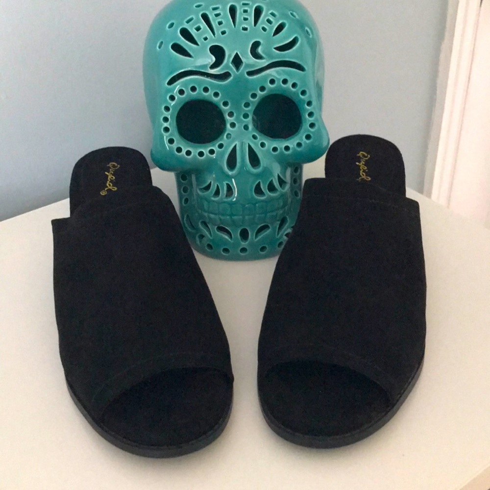 Qupid women’s stacked heel mule